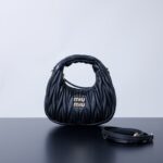 미우미우 (팬더) 원더 마텔라세 미니 블랙 5BP078