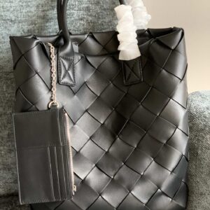 보테가 (징) 카바트 미디움 블랙 나파 가죽 토트백 70020