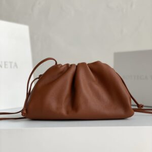 보테가 (징) 클라우드 백 미니 밤하늘 블루 소가죽 576227