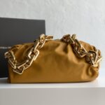 보테가 (징) 체인 파우치 클라우드 백 브라운 620230