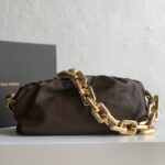 보테가 (징) 체인 파우치 클라우드 다크 금색 체인백 620230