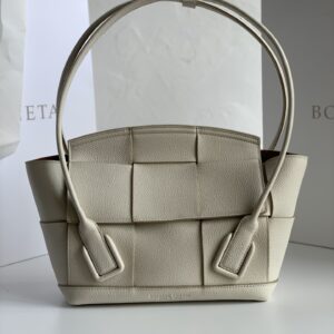 보테가 (징) 아르코 33 라이트 베이지 손가방 70047