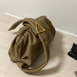 보테가 (징) 클라우드 백 카키 나파 양가죽 620954