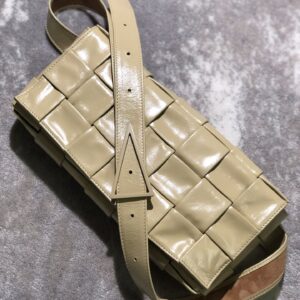 보테가 (징) 마법 큐브 위빙 백 크림 620980