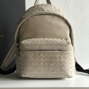 보테가 (징) 편직 소가죽 백팩 베이지 70078