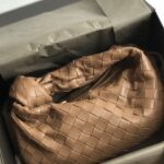 보테가 (징) 미니 조디 브라운 편직 가죽 호보백 609409