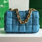 보테가 (징) 체인 카세트 블루 나파 가죽 백 631421