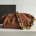 보테가 (징) 체인 파우치 클라우드 백 브라운 금색 체인 620230