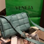 보테가 (징) 카세트 백 핑크 클래식 엮음 가죽 70094