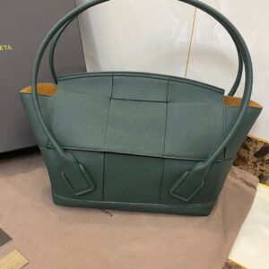 보테가 (징) 아르코 토트백 그린 575941