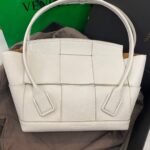 보테가 (징) 아르코 토트백 화이트 575941