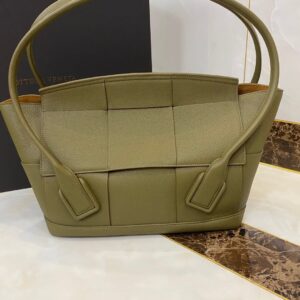 보테가 (징) 아르코 토트백 모던 디자인 올리브 575941