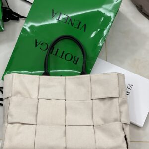 보테가 (징) 아르코 토트 백 아이보리 614487