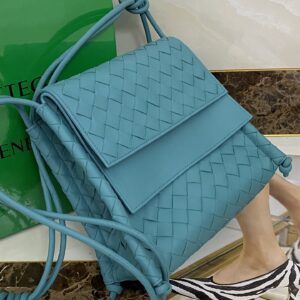 보테가 (징) 폴드 샌들백 블루 631463