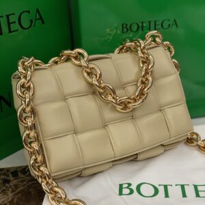 보테가 (징) 체인 카세트 블랙 금체인 나파 양가죽 백