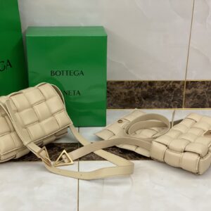 보테가 (징) 카세트 백 오트밀 70094