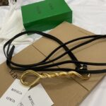 보테가 (징) 꼬임 디테일 벨트 블랙