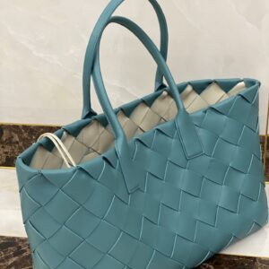 보테가 (징) 인트레치아토 나파 소가죽 토트백 블루 630817