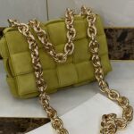 보테가 (징) 체인 카세트 양모 키위 골드 체인 백