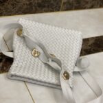 보테가 (징) 플랩 642637 화이트 편직 버튼 숄더백