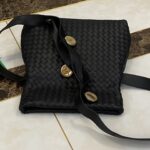 보테가 (징) 플랩 위빙 버튼 숄더백 블랙