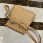 보테가 (징) 플랩 베이지 642637