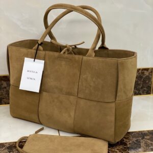 보테가 (징) 토트백 미디움 베이지 스웨이드 609175