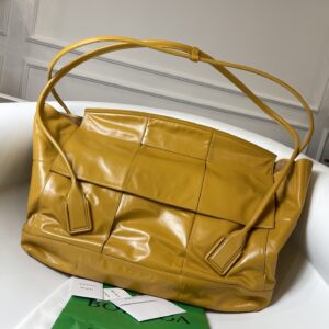 보테가 (징) 오일 왁스 가죽 손잡이백 카멜 S특대 618463