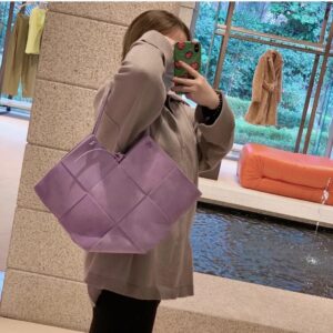 보테가 (징) 대형 로고 토트백 퍼플