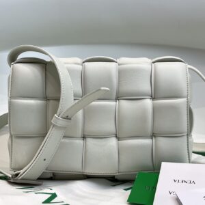 보테가 (징) 카세트 백 미디움 화이트 70094