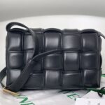 보테가 (징) 카세트 백 블랙 70094