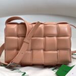 보테가 (징) 카세트 백 라이트 핑크 70094