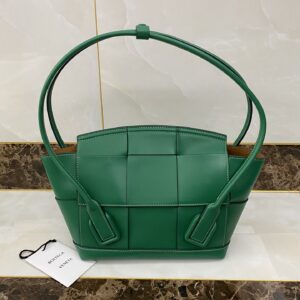보테가 (징) 아르코 33 핸드백 디자인 감각적인 그린 575941
