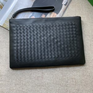 보테가 (징) 남성 손가방 핸드 스트랩 수제 소가죽 블랙 256405