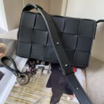 보테가 (징) 카세트 매트릭스 백 블랙