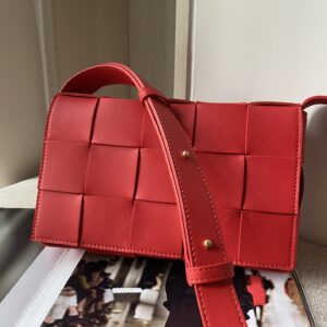 보테가 (징) 카세트 매트릭스 백 레드