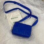 보테가 (징) 미니 크로스백 블루 667048