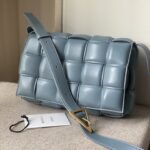 보테가 (징) 카세트 백 미디움 블루 70094