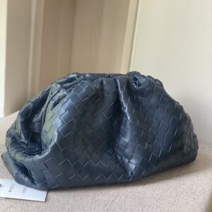 보테가 (징) 더 파우치 클라우드백 그레이 576227