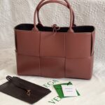 보테가 (징) 토트백 미디움 베이지 편직 가죽 609175