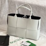 보테가 (징) 토트백 앙고라 대형 베이지 609175