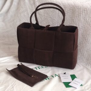 보테가 (징) 토트백 미디움 갈색 편직 가죽 백 609175