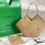 보테가 (징) 인트레치아토 토트백 베이지 652057