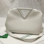 보테가 (징) 삼각형 손잡이백 마카롱 색상 652446 화이트