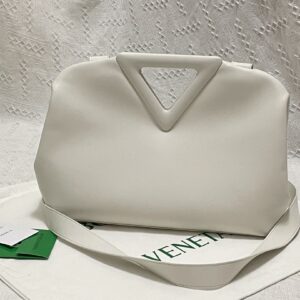 보테가 (징) 삼각형 손잡이백 마카롱 색상 652446 화이트