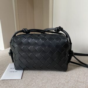 보테가 (징) 미니 원형 가방 블랙 666683