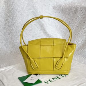 보테가 (징) 아르코 33 오일 왁스 소가죽 백 옐로우 666874