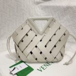 보테가 (징) 손잡이 가방 크림 색상 658697