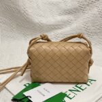 보테가 (징) 미니 원형 가방 아이보리 666683