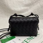 보테가 (징) 미니 원형 가방 블랙 666683